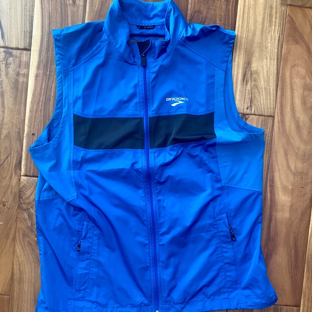 Brooks men’s blue XL running vest NWOT